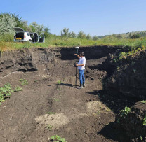 Lucrări de decopertare și exploatare neautorizată a stratului de sol