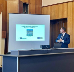 image-14-08-24-02-19