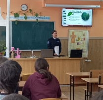 Inspectorii de mediu din Chișinău au desfășurat ore ecologice la Liceul „Traian”