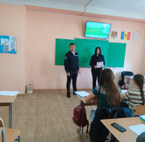 Inspectorii de mediu din Chișinău marchează Ziua Mondială a Mediului printr-o oră ecologică