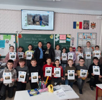Inspectorii de mediu promovează educația ecologică în școli: Luna Pădurii la Liceul Teoretic "Mihail Sadoveanu" din Ocnița