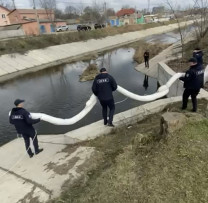Intervenție operativă pe râul Bîc: măsuri de limitare a poluării și investigații în desfășurare