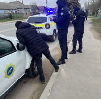 Inspectorii de mediu din Cahul intervin într-un caz de circulație ilegală a masei lemnoase