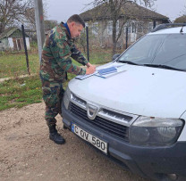 Depozitarea ilegală a deșeurilor, în vizorul inspectorilor de mediu din Edineț: Amenzi date în urma raziei de mediu